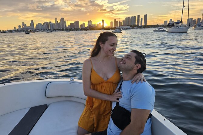 2 hrs Miami Private Boat Tour with Cooler, Ice, Bluetooth Stereo - Make the departure easy