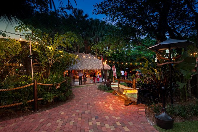 All You Can Eat BBQ Dinner and Show at Tropical Isle with Sightseeing Cruise - A four-hour evening on the New River