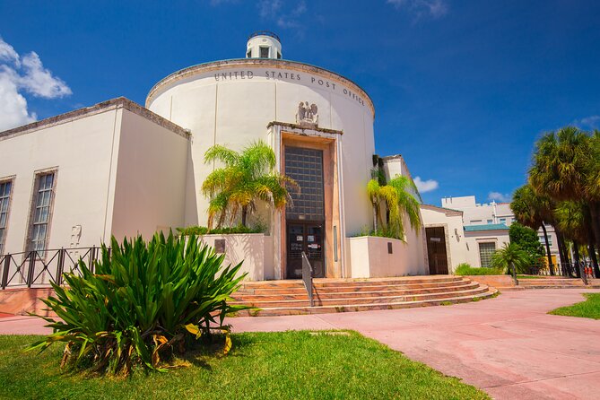 Award-winning Art Deco & Neon Lights Walking Tour in Miami Beach - Group size, access and planning your walk