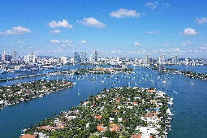 Biscayne Bay and Celebrity Island Homes Boat Tour 90 Minute - From the skyline to the Port of Miami