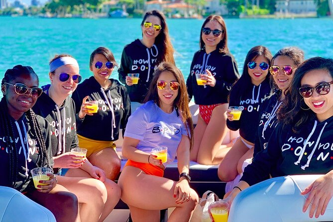 Explore Miami with a Private Boat Excursion - Island homes, city views and big yachts