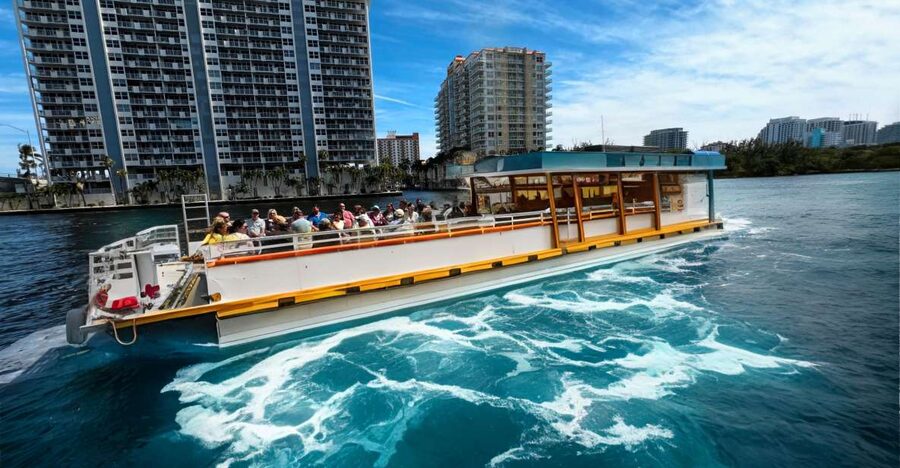 Fort Lauderdale: Millionaire's Row Cruise with Drinks - Millionaire’s Row, one home at a time