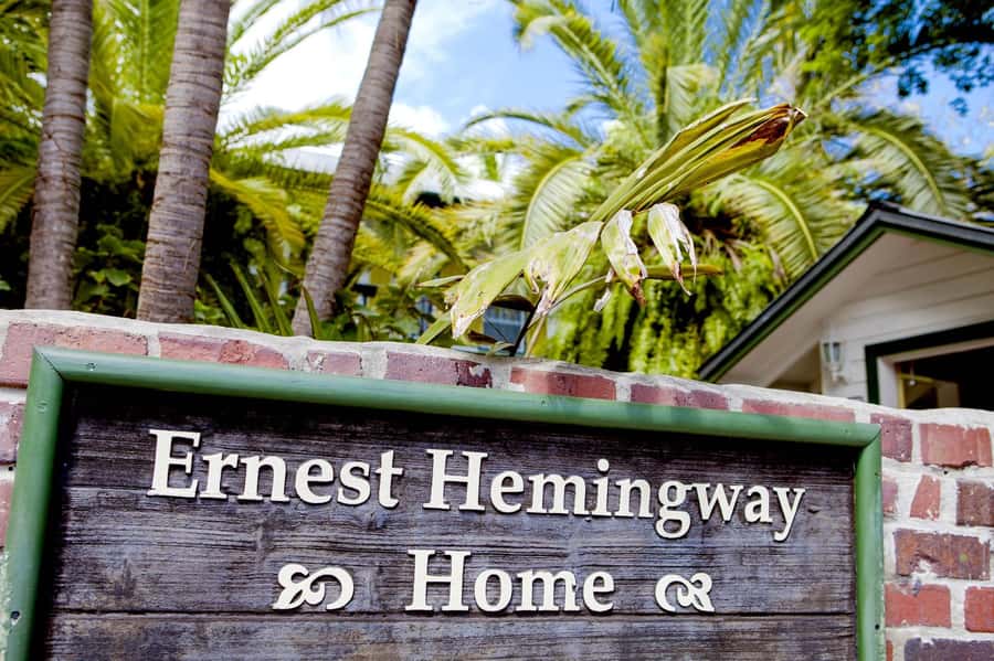 From Miami: Key West Day Tour by Motor Coach Bus - Who should take this day trip