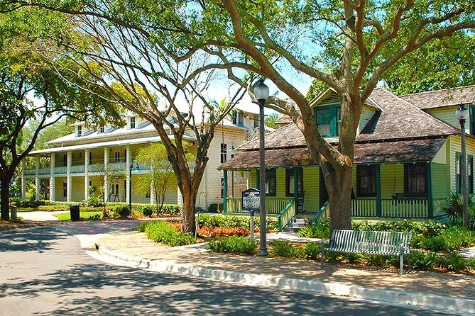 History Museum, Pioneer House Museum & Schoolhouse Museum - The guide makes or breaks the pace