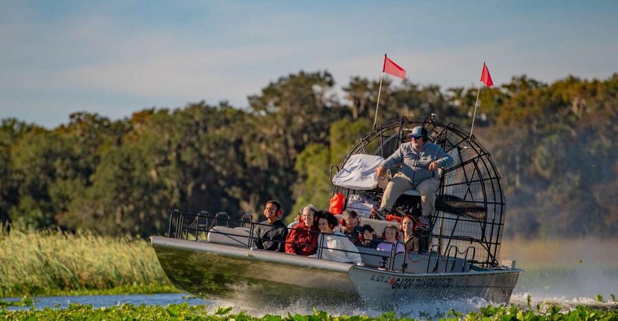 Kissimmee: Boggy Creek Airboat Ride with Optional Meal - Barbecue by the Lake