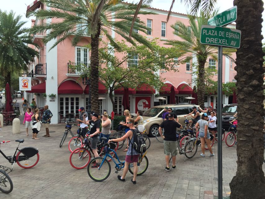 Miami: 2-Hour Art Deco Bike Tour - Ocean Drive, Lummus Park, and Muscle Beach