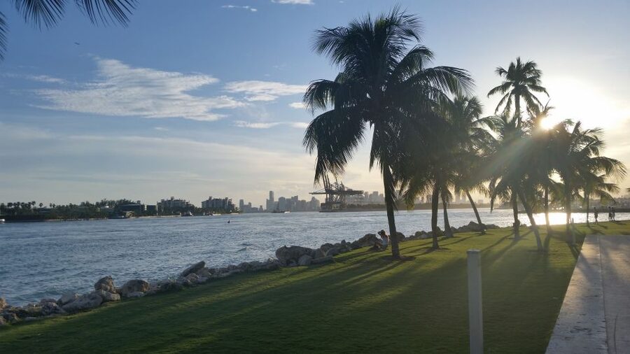 Miami: 2-Hour Art Deco Bike Tour - North through Flamingo Park and Lincoln Road