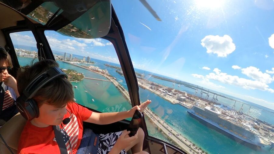 Miami: 30-Minute Helicopter Tour - Beach, Downtown & Islands - From Miami Executive Airport to the coast