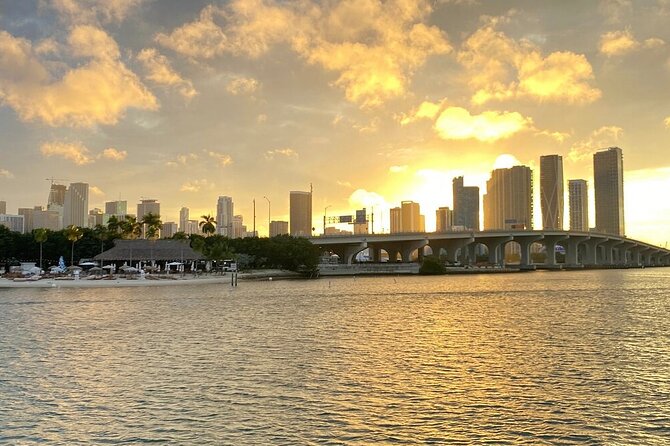 Miami and Bayside 90 min Cruise of Celebrity Islands - What the $24.99 fare gets you