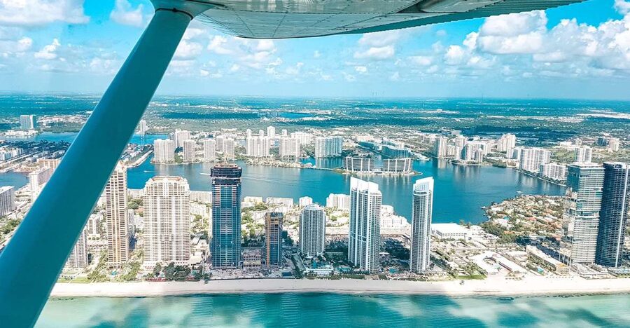 Miami Beach: South Beach Private Airplane Tour with Drinks - A private Cessna, not a sightseeing bus
