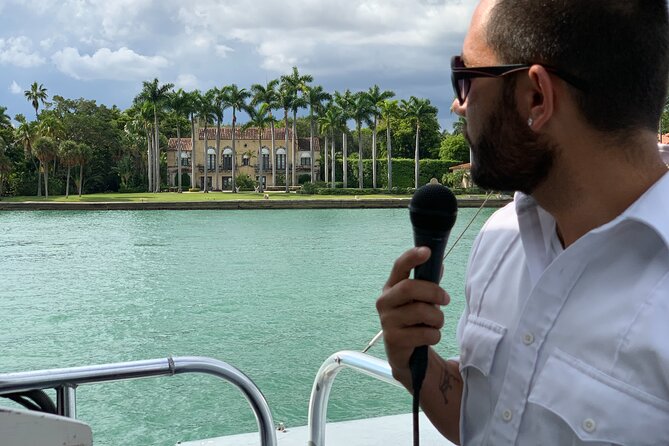 Miami Biscayne Bay rich and famous Sightseeing Boat Tour - A lively boat, not a quiet lecture