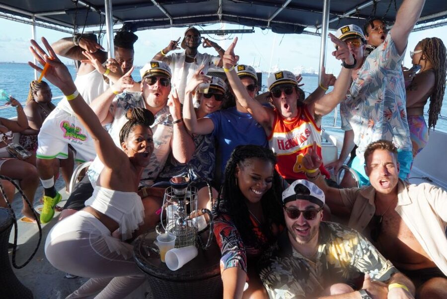 Miami: Boat Party with Live DJ, Unlimited Drinks, and Food - FAQ