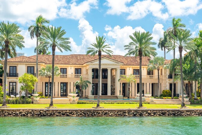 Miami Boat Tour - Celebrity Homes & Millionaire Mansions - What Biscayne Bay shows you that the road cannot