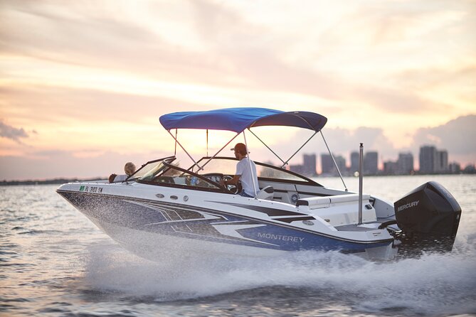 Miami Boat Tour –Day and Night Cruises with Champagne - Getting to the right dock