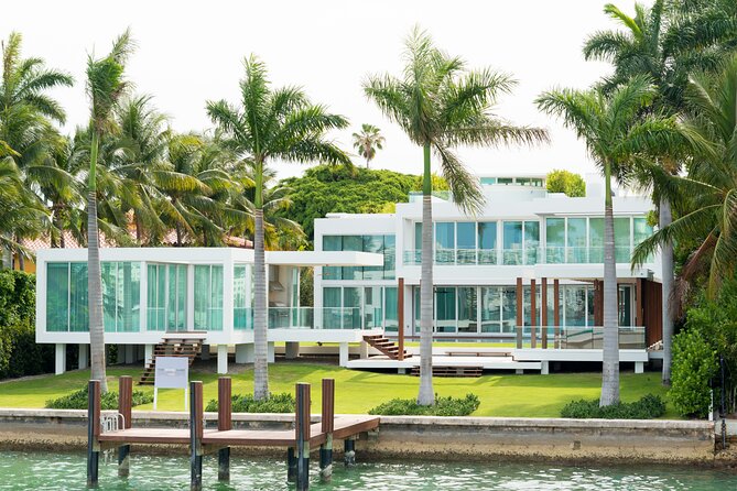 Miami Boat Tour of Celebrity Homes - Leaving Bayside for Miami’s waterfront