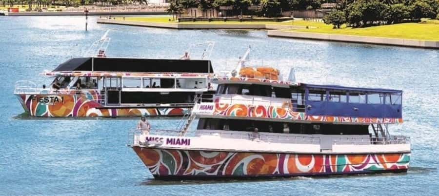 Miami: Celebrity Homes Boat Tour with Guide - Star Island and the famous-home views