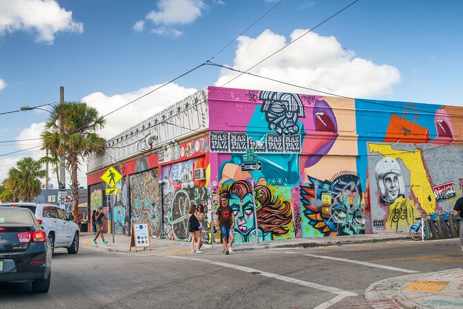 Miami City Tours – 5 Sites, 4 Stops, One Tour – 3.5 Hours of Fun - Start at Bayside, then spot Star Island’s mansions