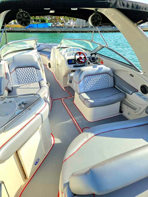 Miami: Exclusive Private Boat Guided Tour - From the Miami River to downtown and Bayside