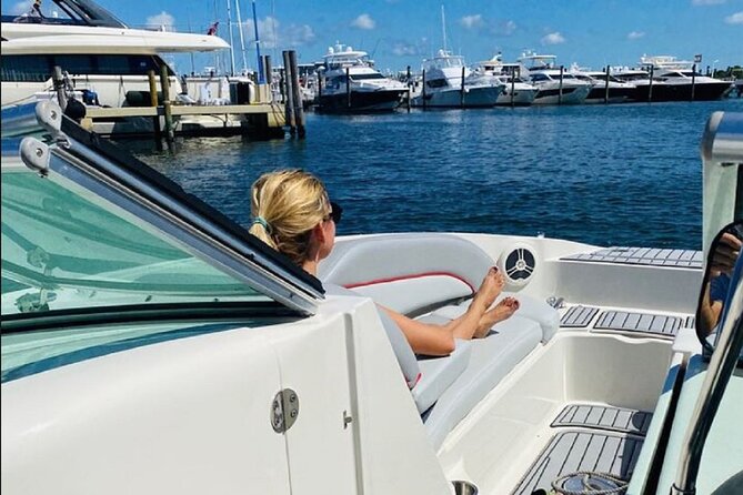 Miami Express Private Boat a 1- Hour Luxury Experience - The captain can shape the experience