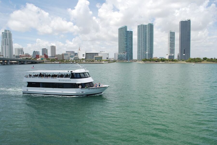 Miami: Hop-on Hop-off Open-top Bus Tour and Optional Cruise - Wynwood and the Design District: two different kinds of city stop