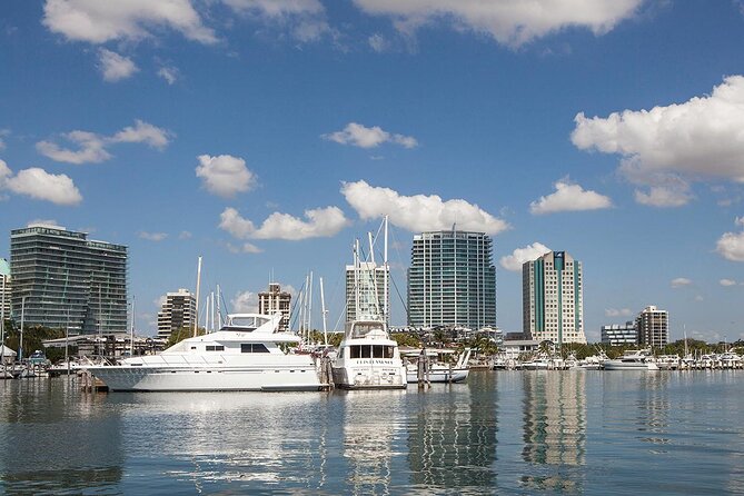 Miami in 3.5 Hours: Sightseeing, Traditions & Photography Tour - A city tour built around distance