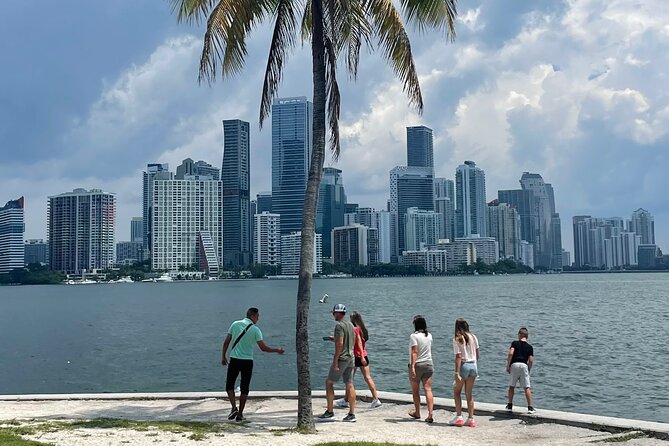 Miami in 3.5 Hours: Sightseeing, Traditions & Photography Tour - What $29.99 buys you