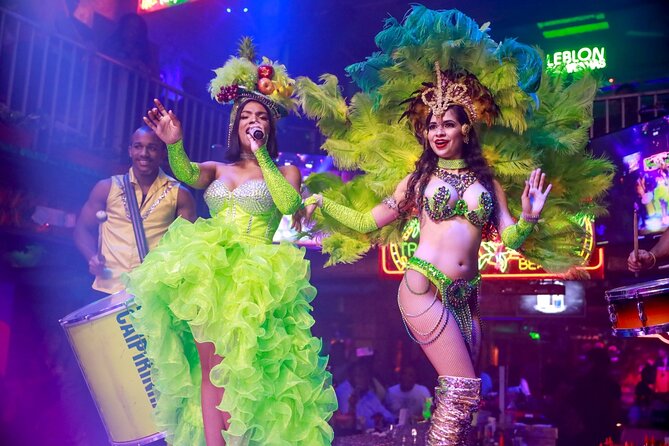 Miami: Mango's Dinner and Show Ticket - The stage, singers, and music