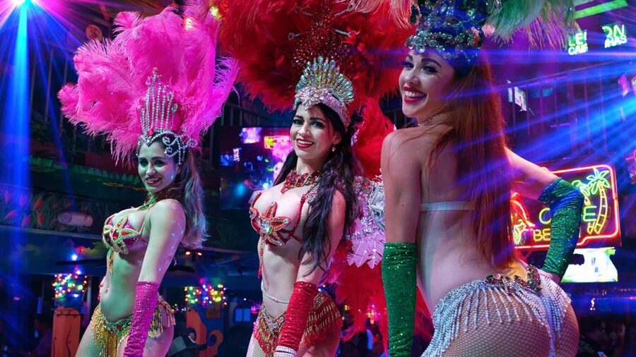 Miami: Mango's Tropical Cafe Dinner & Show - A three-hour progression from dinner to nightclub