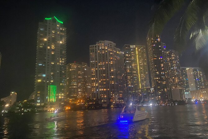 Miami Sightseeing Cruise on a Luxury Yacht - The $18 fare and what you may spend onboard