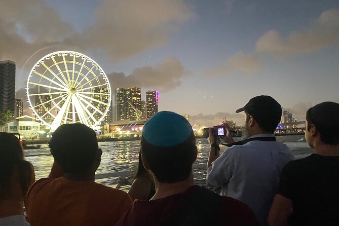Miami Sightseeing Cruise on a Luxury Yacht - Celebrity homes, islands and the view from the boat