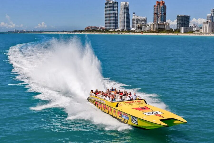 Miami: Sightseeing Speedboat Tour - The first views: downtown and the bay