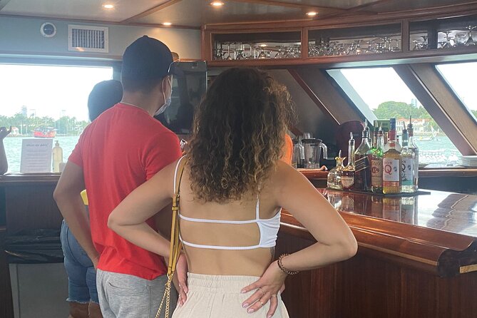 Miami Skyline: Happy Hour Cruise Music & Cash Bar - Getting to the boat and avoiding a missed departure