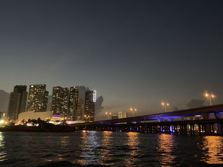 Miami: Sunset Cruise with Celebrity Homes & Open Bar - Sunset, cocktails, and the Miami skyline