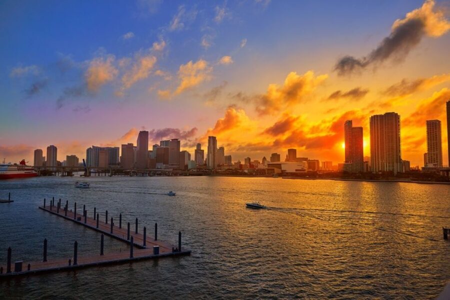 Miami: Sunset Cruise with Celebrity Homes & Open Bar - Should you book it?