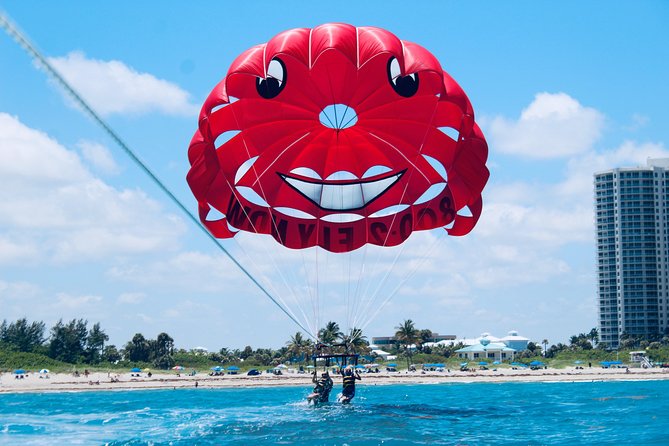 Parasailing Palm Beach - Crew, music, and the mood on board