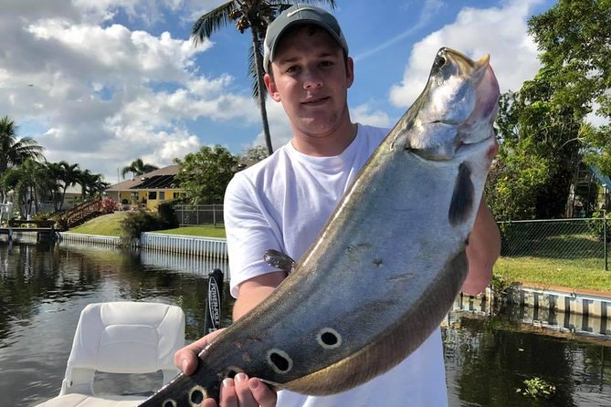 Peacock Bass Fishing Trips near Boca Raton - A captain who helps you fish