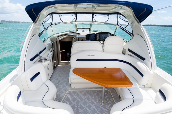 Private tour for 12 people on a 40 ft Yacht, Ft Lauderdale bay - Six hours for a slower day on the water
