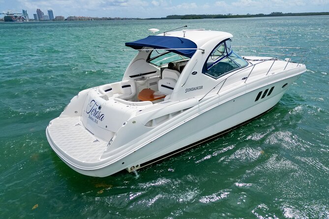Private tour for 12 people on a 40 ft Yacht, Ft Lauderdale bay - Weather, swimming, and practical limits