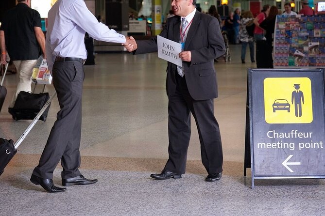 Private Transfer To/From Miami Intl Airport & Port of Miami - Finding your chauffeur at baggage claim
