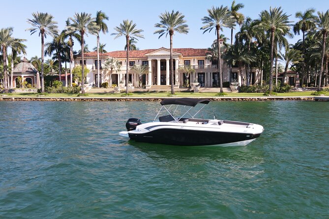 Snorkel & Millionaire Row - Private Miami Boat Tour w/ Drinks - Millionaire’s Row from the water