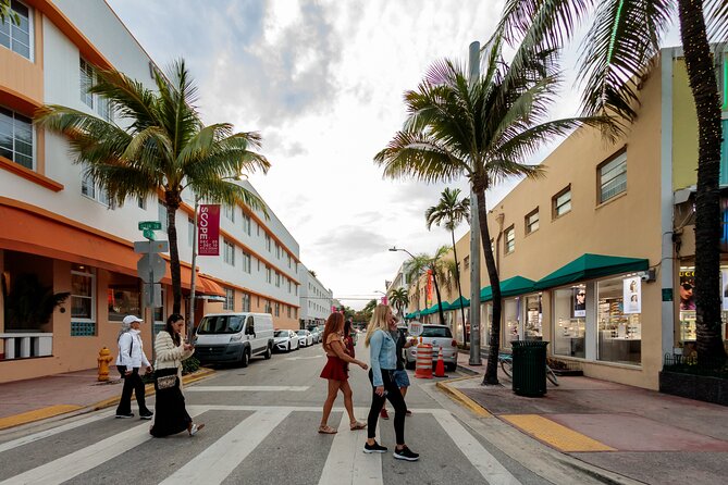 South Beach Food & Fun Art Deco Miami Food Tour - Start with News Cafe and Cuban flavors
