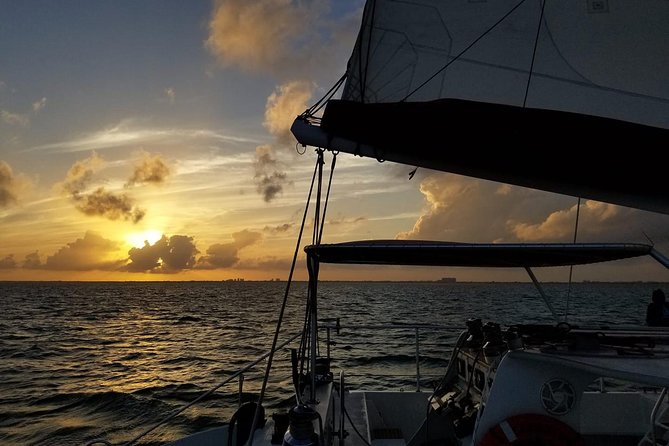 Sunset Sail in Miami: Complimentary Champagne Toast - Who will enjoy this sail most