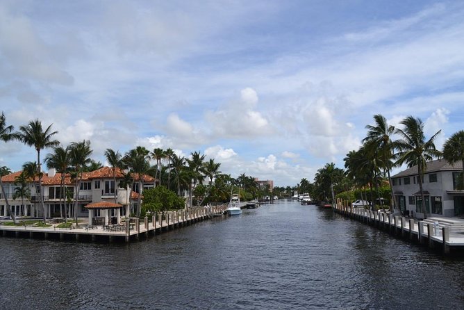 Venice of America Tour | Millionaire's Row | Complimentary Drinks - Drinks Are a Bonus, Not a Full Bar